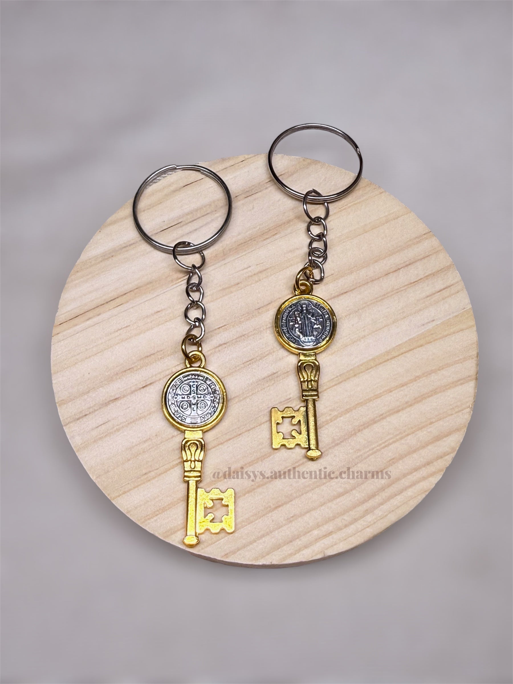 St.Benito Key Gold/Silver